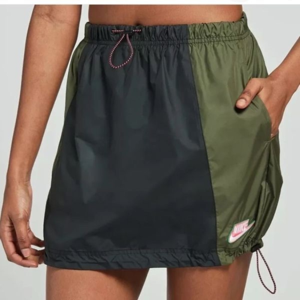 Nike | Icon Clash Parachute Drawstring Skirt